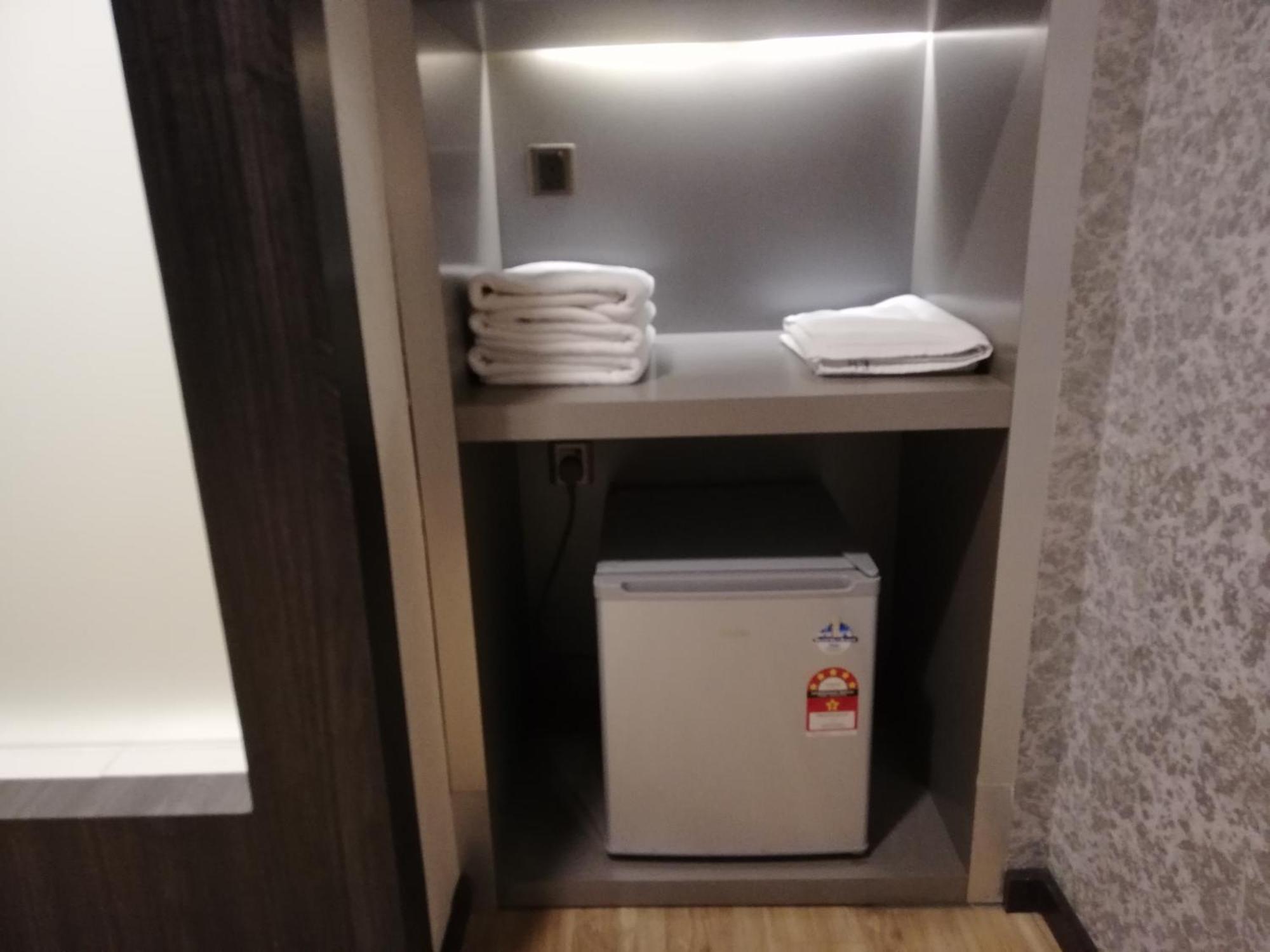 Ease Hotel Kota Kinabalu Eksteriør bilde