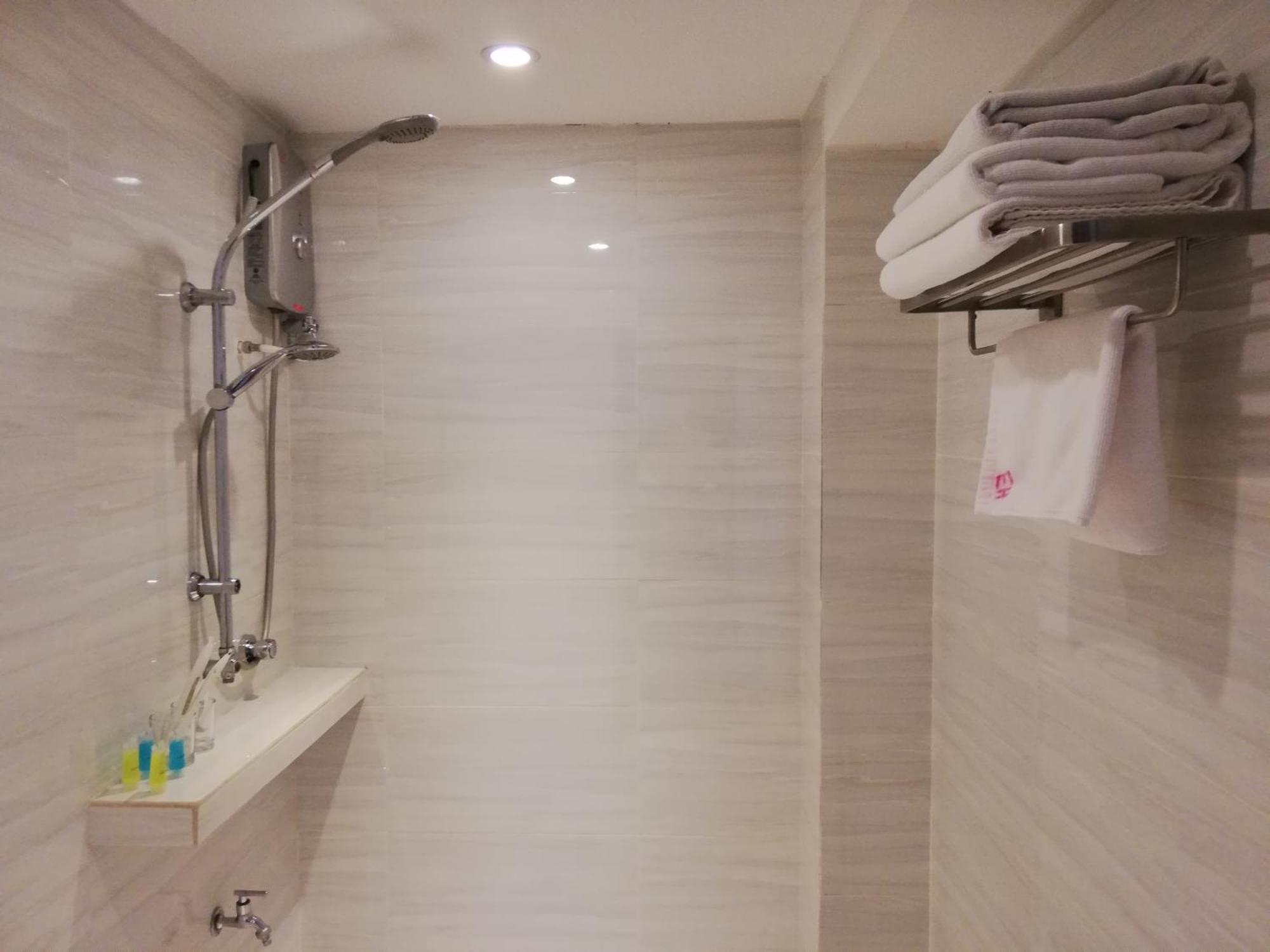 Ease Hotel Kota Kinabalu Eksteriør bilde