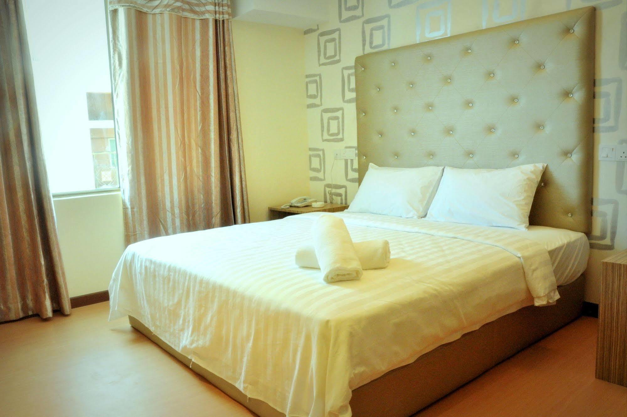 Ease Hotel Kota Kinabalu Eksteriør bilde